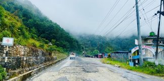 पोखरा–बागलुङ सडकमा यात्रा गर्न सकस