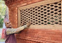 काष्ठकलामा सिपालु भीमबहादुर