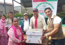 सहकारीका शेयर सदस्यलाई मौरी घार वितरण