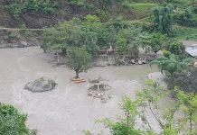बाढी आउँदा विश्वकै ठूलो शालिग्राम शिला डुबानमा