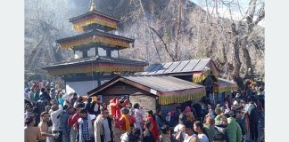 मुक्तिनाथबाट फर्किने भारतीय पर्यटकले बागलुङमा चहलपहल