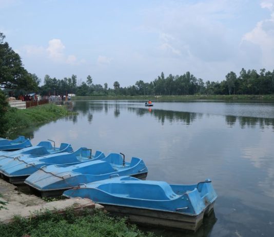 नाढीमन ताल अवलोकन गर्न पर्यटक आकर्षित