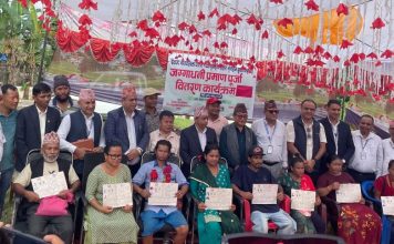 वर्षौंपछि जग्गाधनी प्रमाणपुर्जा पाउँदाको खुसी