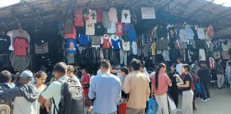 दसैँ नजिकिएसँगै काठमाडाैंका खुला बजारमा बढ्यो ग्राहकको चहलपहल
