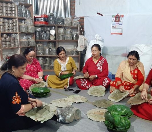 दुनाटपरी उद्योगले खोल्यो तानसेनका महिलालाई आम्दानीको बाटो