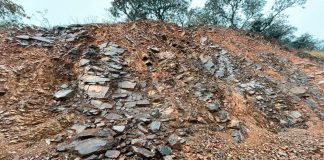 धौवादी फलामखानी नजिकैको पेलेगा डाँडामा धुवाँ घट्दै, आत्तिनुपर्ने अवस्था नरहेको भूगर्भविद्को भनाइ