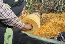 चुदारोका भरमा जोगिँदै ठेकी बनाउने परम्परा